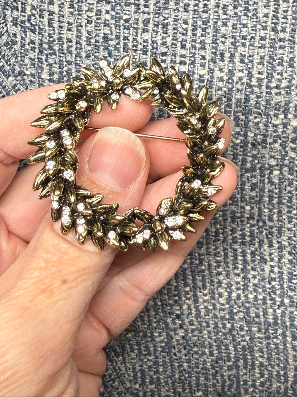 Vintage Gold Tone Rhinestone Wreath Brooch – Leaf Floral Jewelry